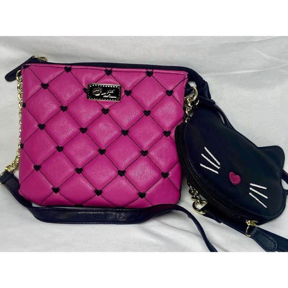 Luv‎ Betsey by Betsey Johnson Crossbody Quilted Pink Hearts Purse Cat Wristlet - Picture 1 of 10